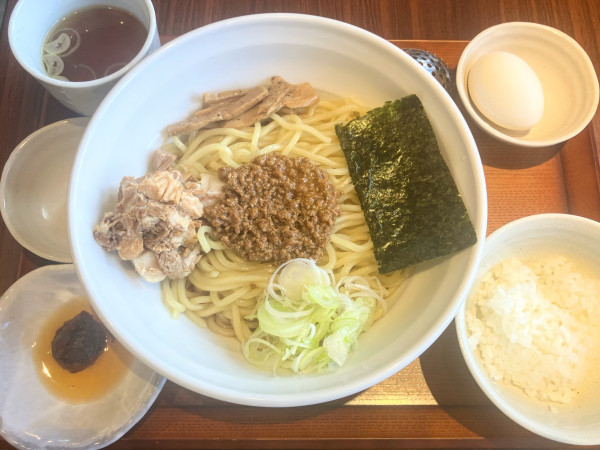 「油そば温玉のせ1050円」@油そば・まぜそば 油武 龍ヶ崎店の写真