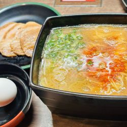 釜だれとんこつラーメン 他 1,380円