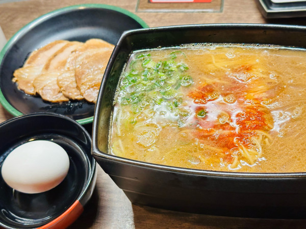 「釜だれとんこつラーメン 他 1,380円」@一蘭 天神西通り店の写真
