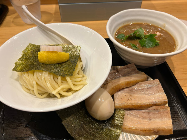 「濃厚煮干しつけ麺+トッピング」@つけめん 蕾 本家の写真