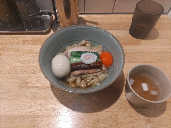 「油そば(味玉)」@だしと麺 遊泳の写真