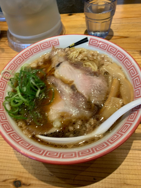 「尾道ラーメン大盛り無料 800円」@ぶらっくラー麺 しょうや 神辺店の写真