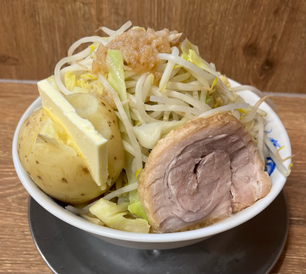 「期間限定　じゃがバタラーメン大盛(1090円)」@ジャンクガレッジ 深谷店の写真