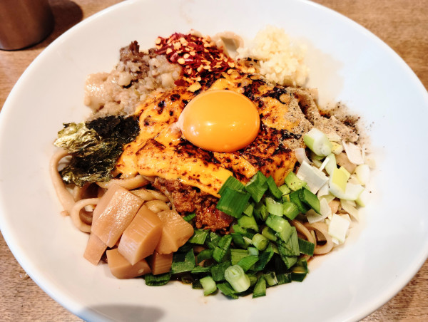 「台湾まぜ麺スモール＋炙りチーズ」@Newtowne Noodlesの写真