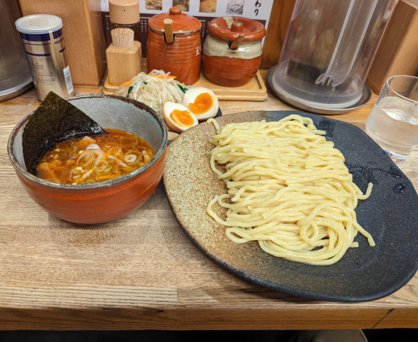 「辛味つけ麺中盛＋3点盛り」@つけ麺屋 やすべえ 新宿店の写真