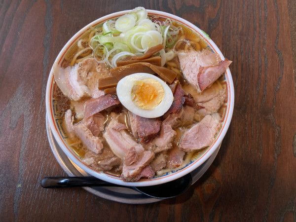 「みくちゃんラーメン　チャーシュー味玉トッピング　麺中盛」@麺屋みつば＋クローバーの写真