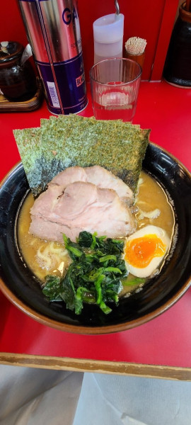 「特選ラーメン並」@横浜ラーメン 山本家の写真