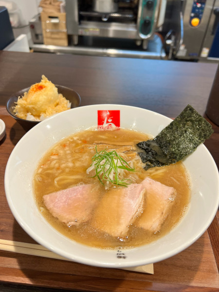 「焼干しそば 醤油」@麺切り 白流の写真