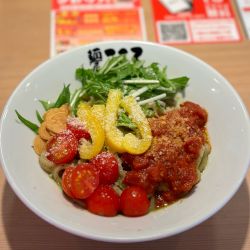 マゼソバ　バジルトマト