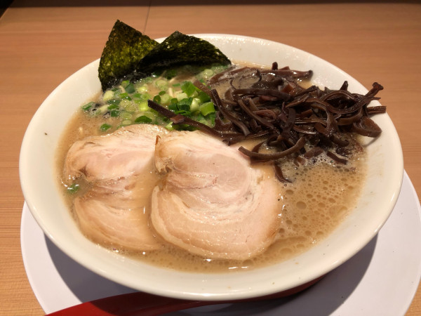 「ラーメン」@釜焚きとんこつ がっとん 町田店の写真
