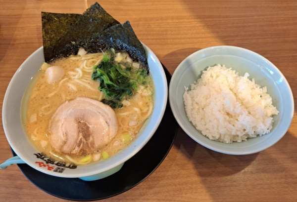 「ラーメン800円＋ライス100円」@町田商店 水沢店の写真