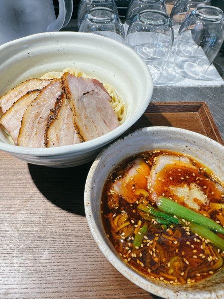 「チャーシュー辛つけめん」@麺とスープの店  歩き出せ、クローバーの写真