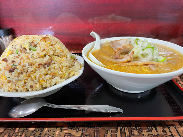 「チャーハン&味噌ラーメン」@こく一番の写真