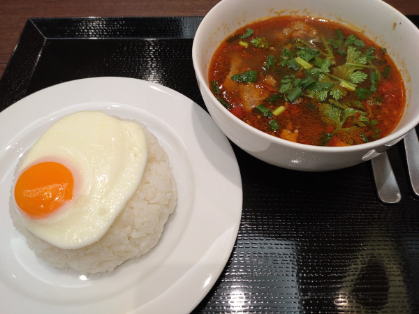 「イサーンスープカレー　１１００円」@沌 丸ビル店の写真