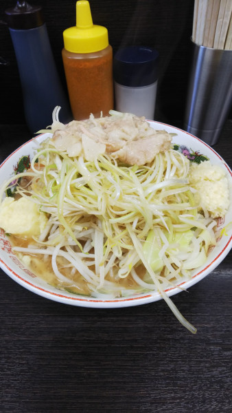 「ラーメン少なめネギ」@ラーメン二郎 川越店の写真