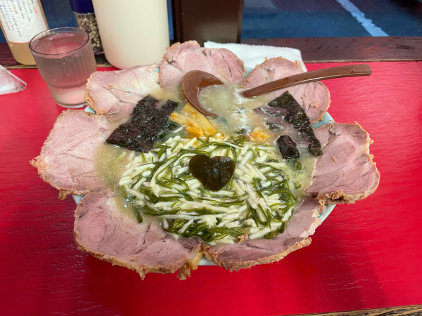 「めかとろチャーシューメン 正油」@壱発ラーメン 八王子店の写真