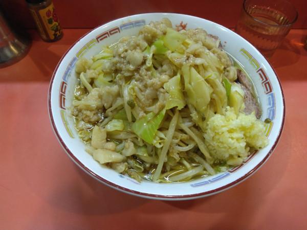「少なめラーメン、ニンニク、野菜、アブラ」@ラーメン二郎 仙川店の写真