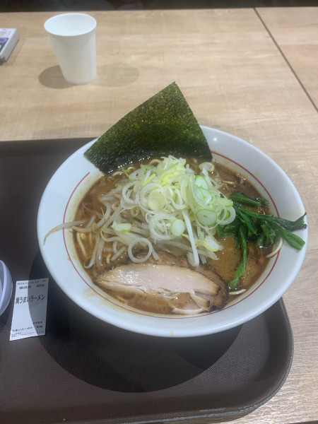 「黒うまいラーメン９５０円」@うまいラーメン 松楅 ウェルディ長泉店の写真