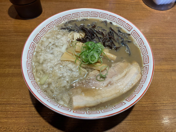 「クサ旨　濃厚ニボ豚骨」@寿製麺よしかわ 川越店の写真