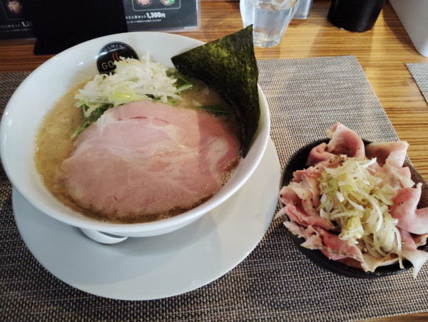 「塩らーめん ミニ丼セット(チャーシュー丼)1300円」@RAMEN GOSSOU 新橋店の写真