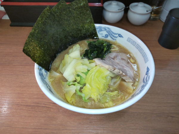 「ラーメン中盛 キャベツ 700+100+100」@家系ラーメン みさき家の写真