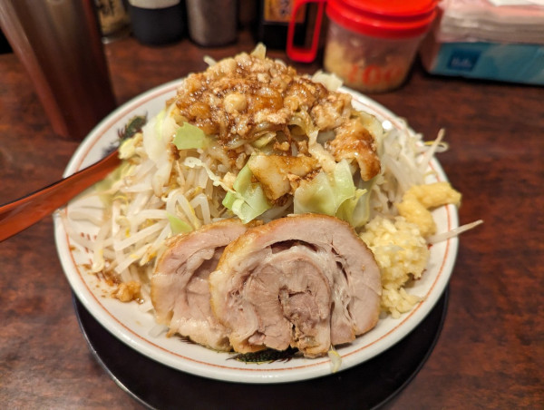 「プチ830円、黒烏龍150円、紙エプロン10円」@ぶっ豚 聖蹟桜ヶ丘店の写真