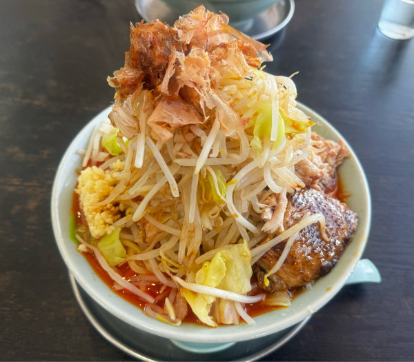 「ガッツ旨辛醤油麺大盛野菜増しにんにく入り」@麺屋 彬の写真