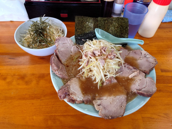 「ねぎチャーシューメン ねぎ丼ハーフ」@ラーメン丸子屋の写真