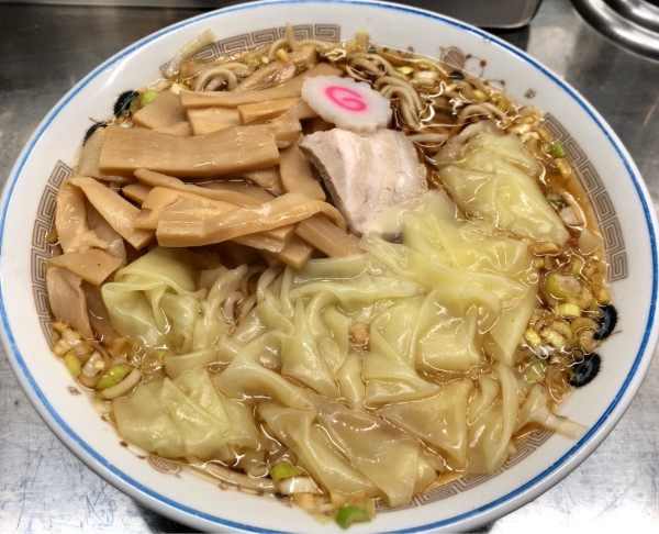 「ワンタン麺750円　タケノコ50円」@中華そば みたかの写真