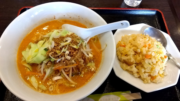 「半チャーハン」@興福菜館の写真