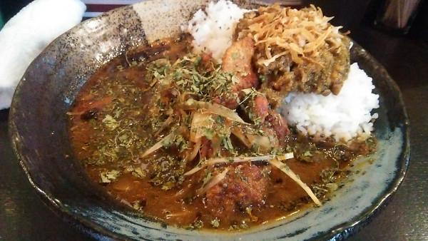 「あいがけカレー チキン 5辛 1700円」@カレーノトリコの写真