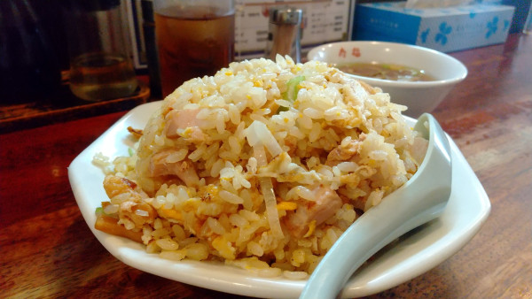 「#チャーハン #900円 #大盛 #150円」@寿福の写真