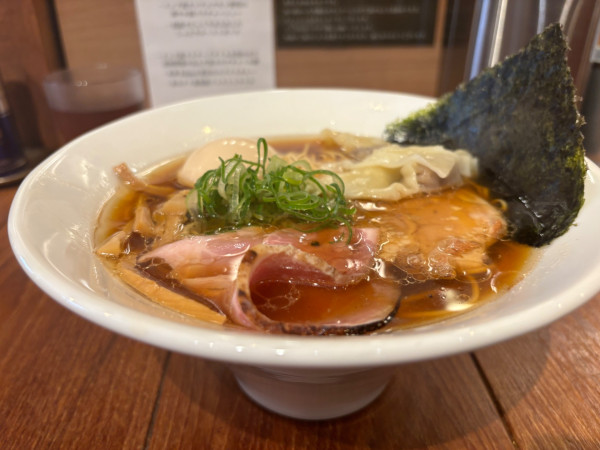 「味玉鶏醤油、マトンワンタン」@麺楽 軽波氏の写真