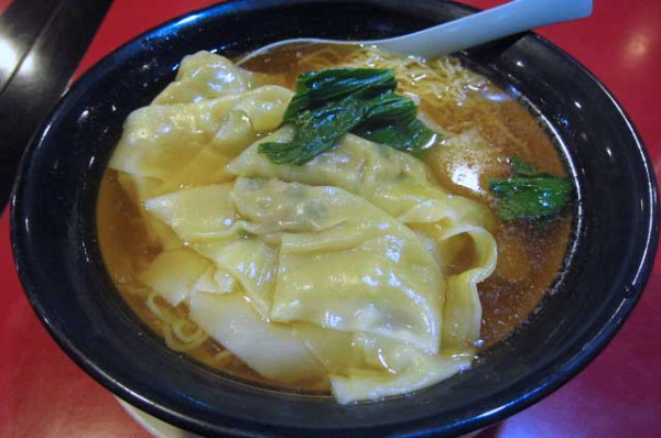 「ワンタンメン　750円」@花彫酒家の写真