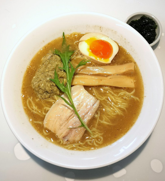 「(限定) いしりラーメン 1100円+あおさ 100円」@麺屋 久兵衛の写真