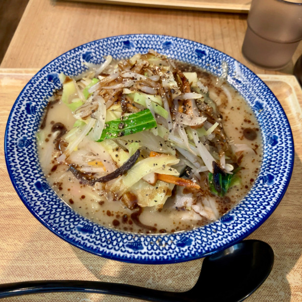 「黒ちゃんぽん¥950」@じげもんちゃんぽん 代々木店の写真