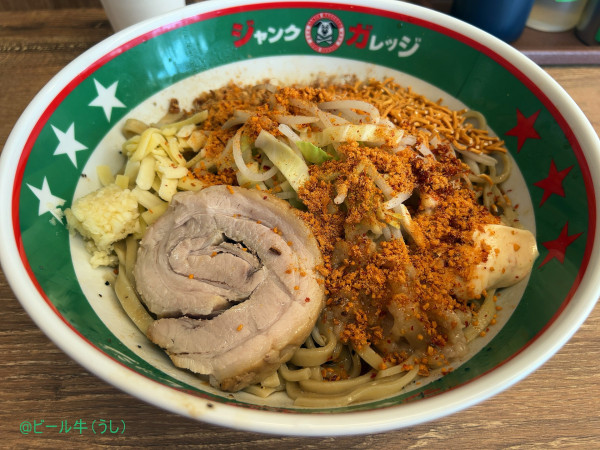 「パワフルまぜそば大盛(990円)全まし」@ジャンクガレッジ 伊奈町店の写真