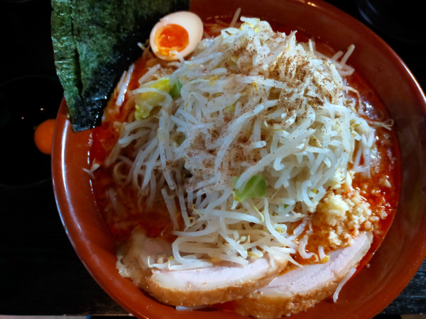 「【限定】辛くない辛麺1150円(塩50円)+生卵70円」@豚星。の写真