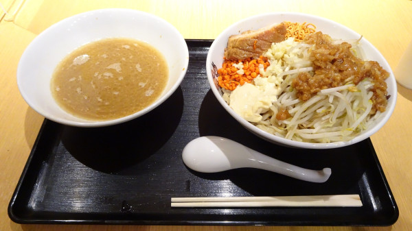 「ハイマウント×鷹の目：鷹マウントつけ麺（1500円）にんにく」@#新宿地下ラーメンの写真
