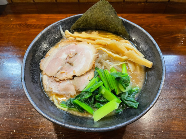 「豚骨醤油ラーメン」@麺屋 いいづかの写真