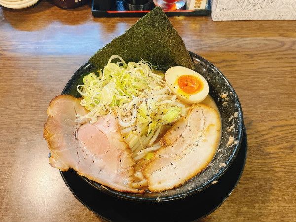 「極豚とんこつ+味玉 手もみ極豚麺」@麺屋 極豚の写真