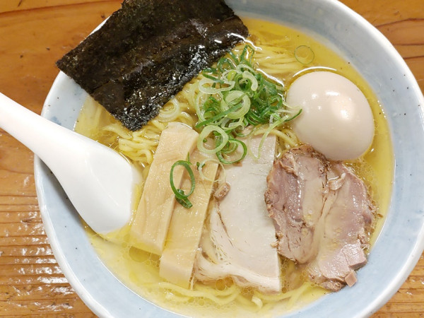 「永明中華そば塩＋味玉」@永明中華そば店の写真