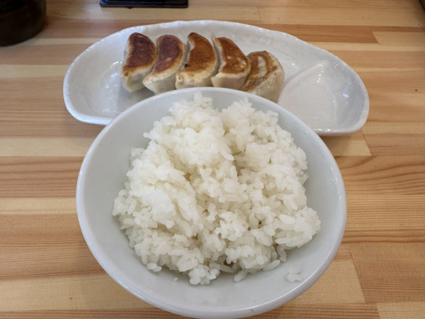 「餃子セット（餃子5個＋小ライス）370円」@一合舎の写真