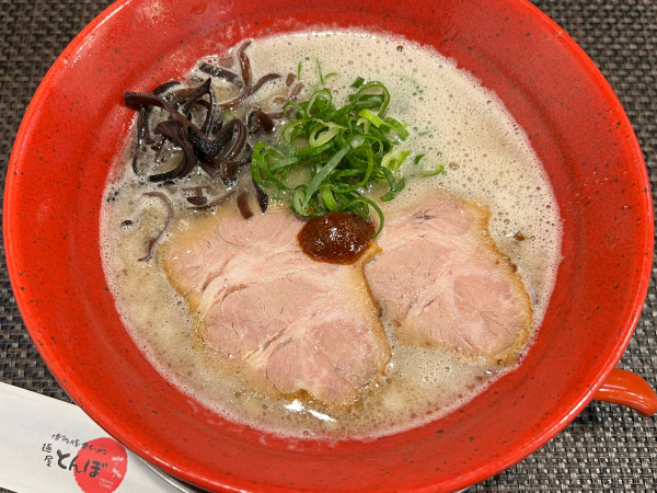 「豚骨ラーメン」@麺屋とんぼの写真