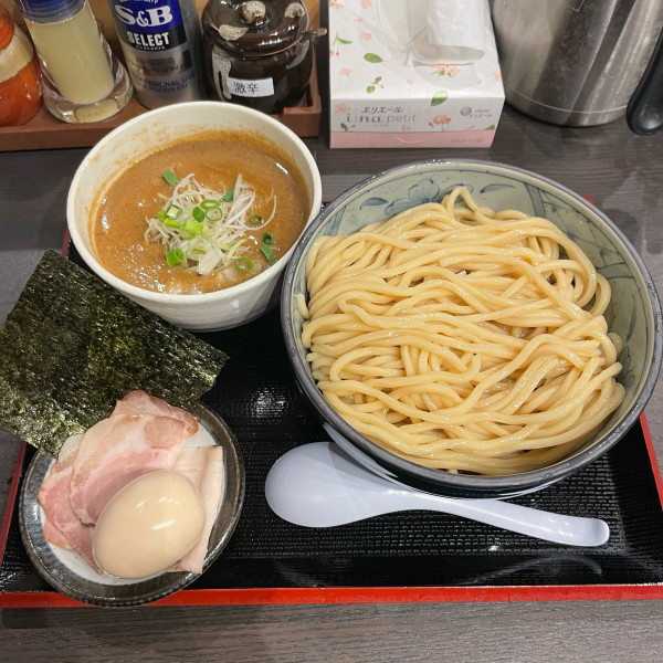 「特製濃厚鶏魚介つけそば+レアチャーシュー丼」@つけそば九六 龍ケ崎店の写真