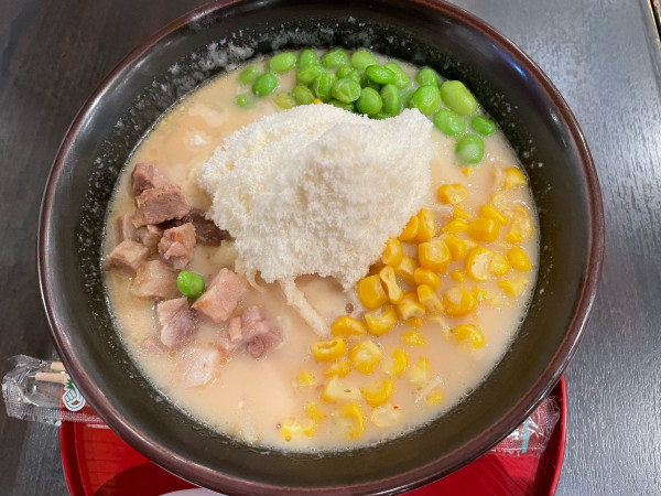 「北海道チーズラーメン ¥1,280」@花畑牧場 RACLETTE 新千歳空港店の写真