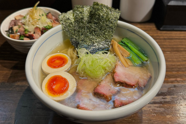 「特製中華そば（塩）¥1300、炙り焼豚丼¥330」@櫻井中華そば店の写真