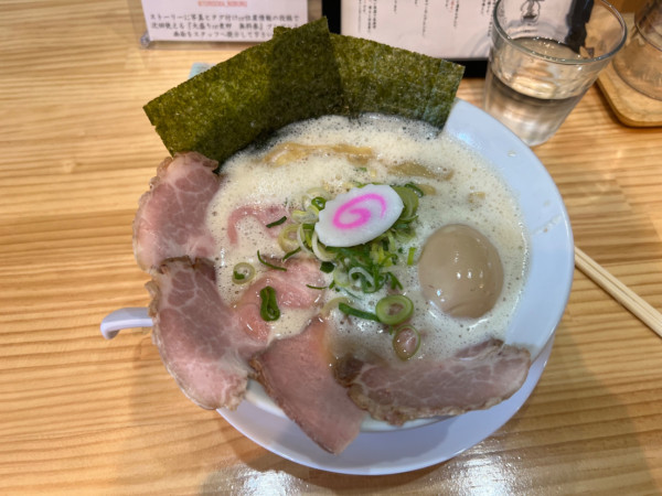 「鶏そば全のせ」@鶏そば のぶるの写真