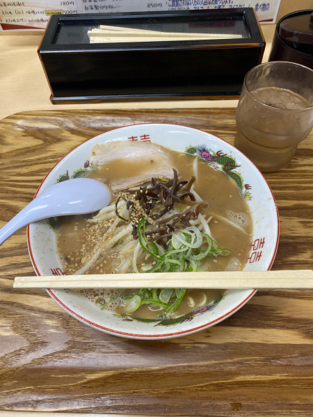 「福山醤油とんこつラーメン」@八十吉の写真