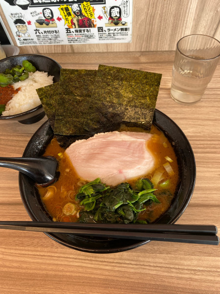 「ラーメンヤワメオオメ」@七代目武道家の写真